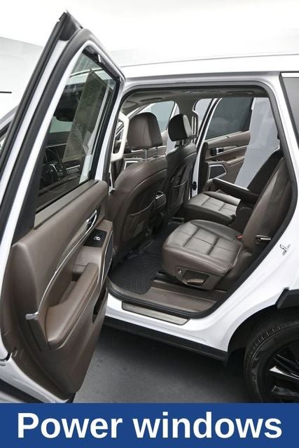 Used 2021 Kia Telluride SX w/ Towing Package FWD image 17