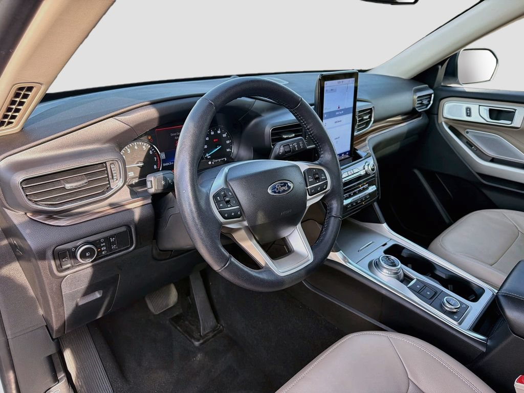Certified 2023 Ford Explorer Limited w/ Limited Technology Package AWD/4WD image 9
