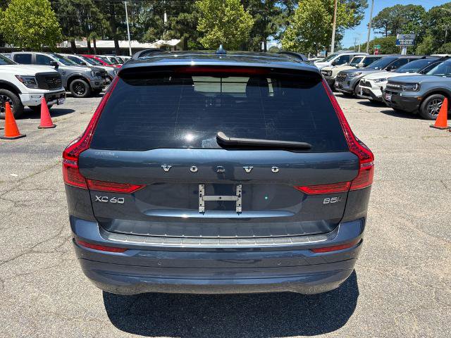 Used 2022 Volvo XC60 B5 Momentum w/ Advanced Package AWD/4WD image 6