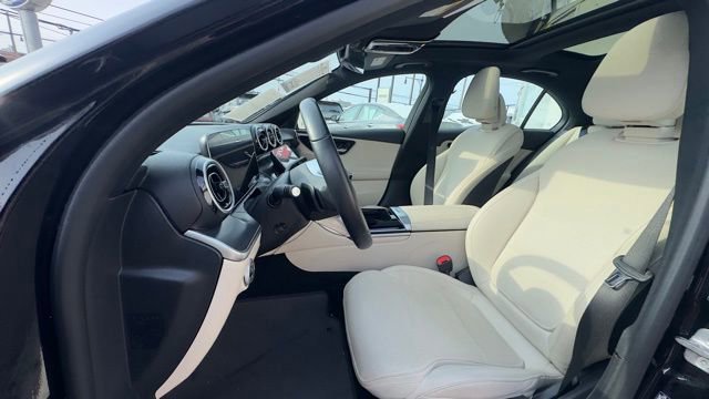 Used 2025 Mercedes-Benz C 300 4MATIC Sedan image 20