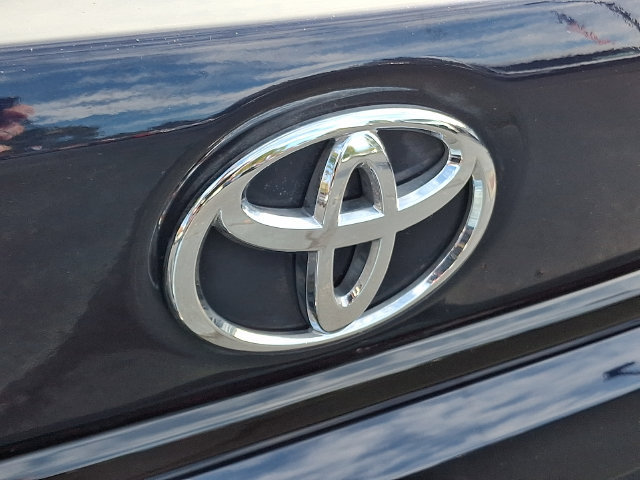 Used 2024 Toyota Corolla LE FWD image 29