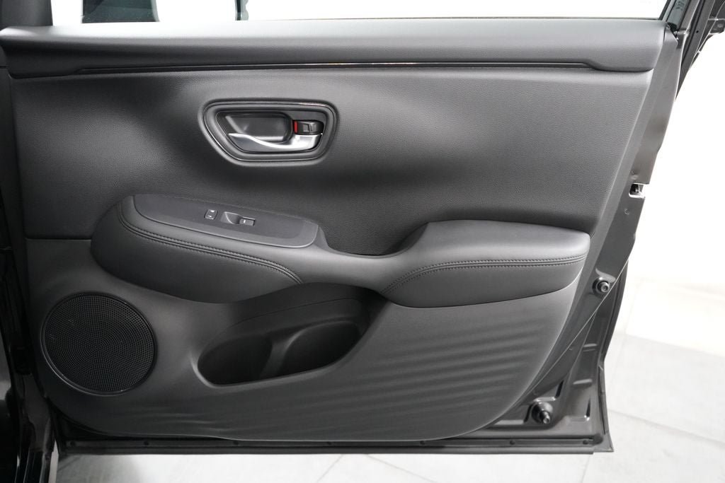 Used 2025 Honda HR-V LX image 32