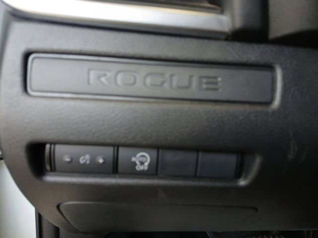 Used 2023 Nissan Rogue S AWD/4WD image 18