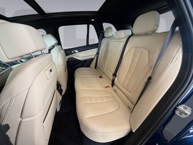 Used 2022 BMW X5 xDrive45e w/ Luxury Seating Package AWD/4WD image 16