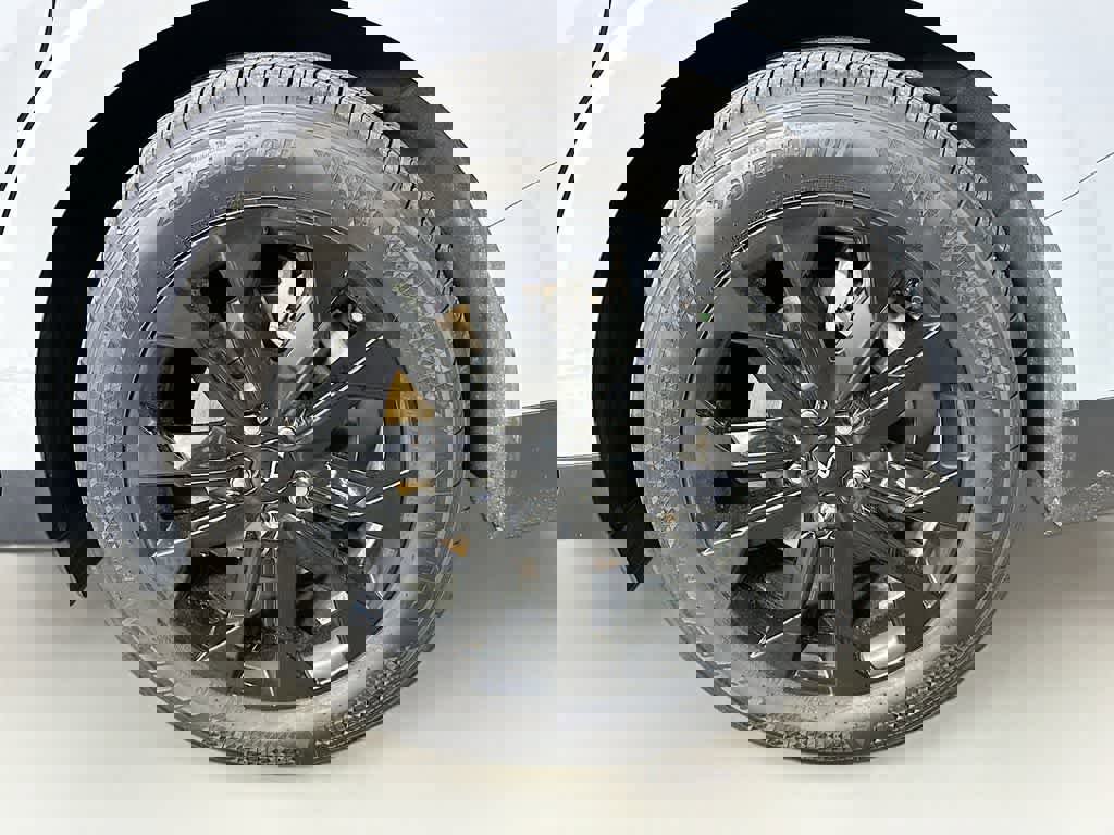 Used 2023 Kia Carnival SX Prestige image 11