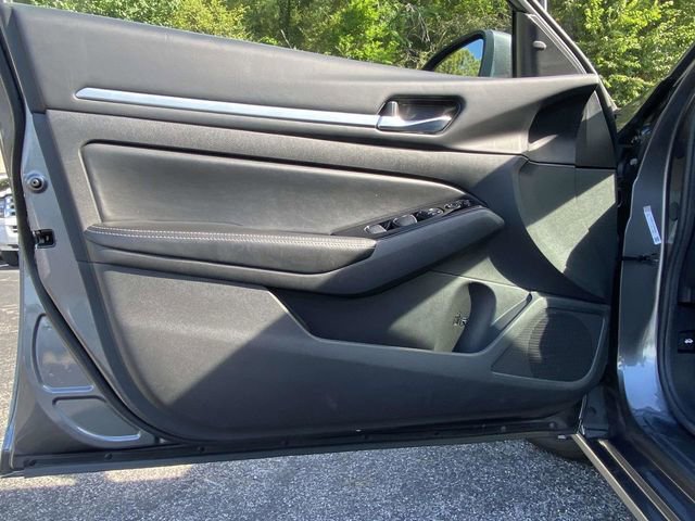 Used 2023 Nissan Altima 2.5 SV FWD image 18