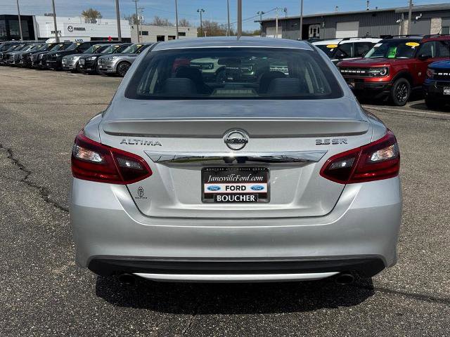 Used 2017 Nissan Altima 3.5 SR FWD image 4