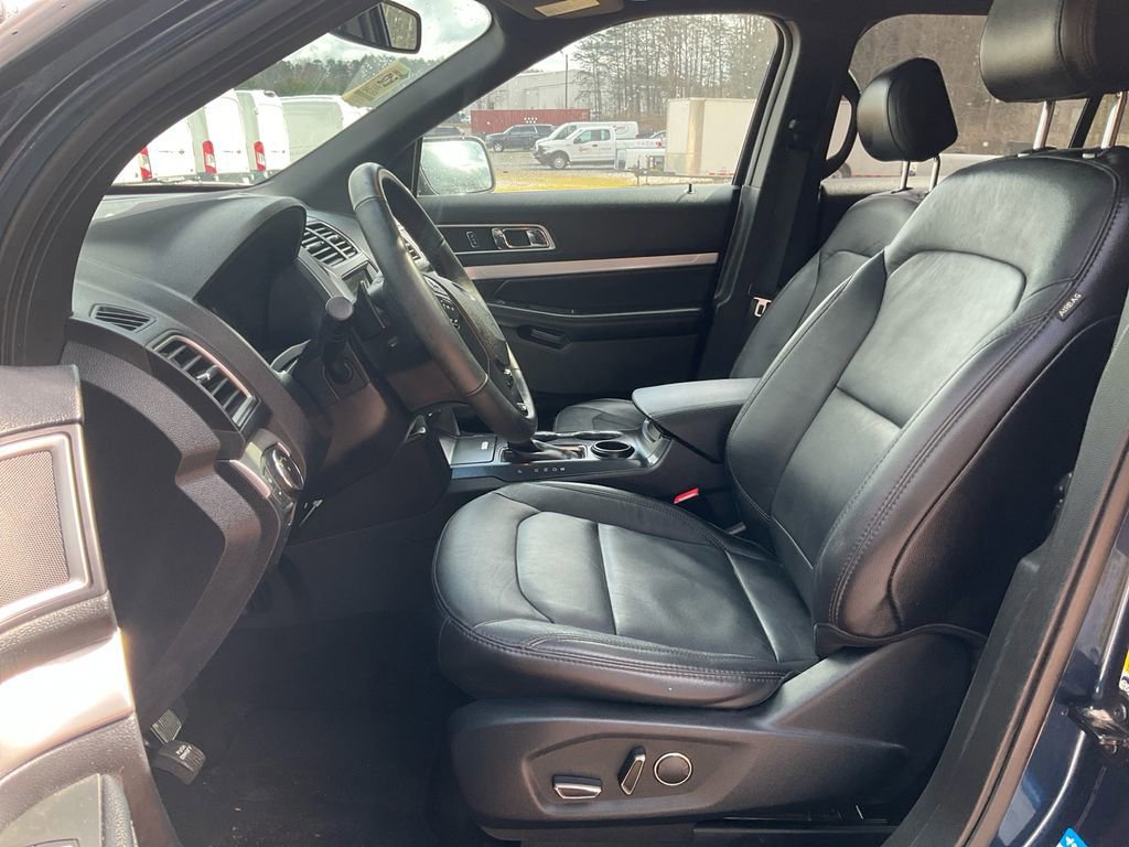 Certified 2017 Ford Explorer XLT w/ Equipment Group 202A image 16