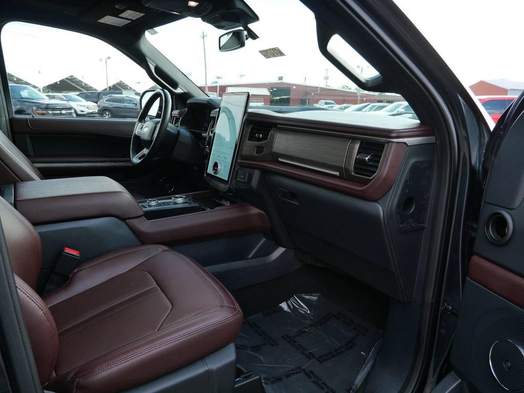 Certified 2024 Ford Expedition Limited AWD/4WD image 11