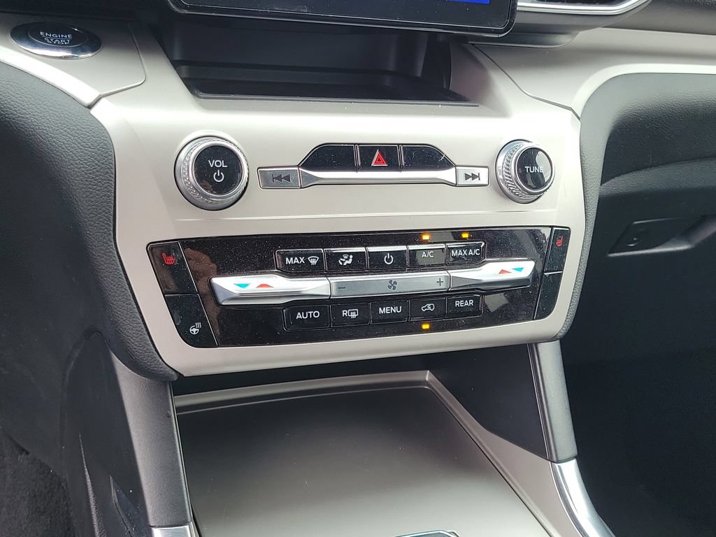 Certified 2023 Ford Explorer XLT w/ Equipment Group 202A AWD/4WD image 28