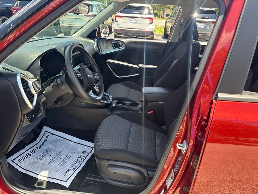Used 2024 Kia Soul LX w/ Option Group 015 FWD image 6