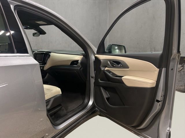 Used 2023 Chevrolet Traverse LS AWD/4WD image 19