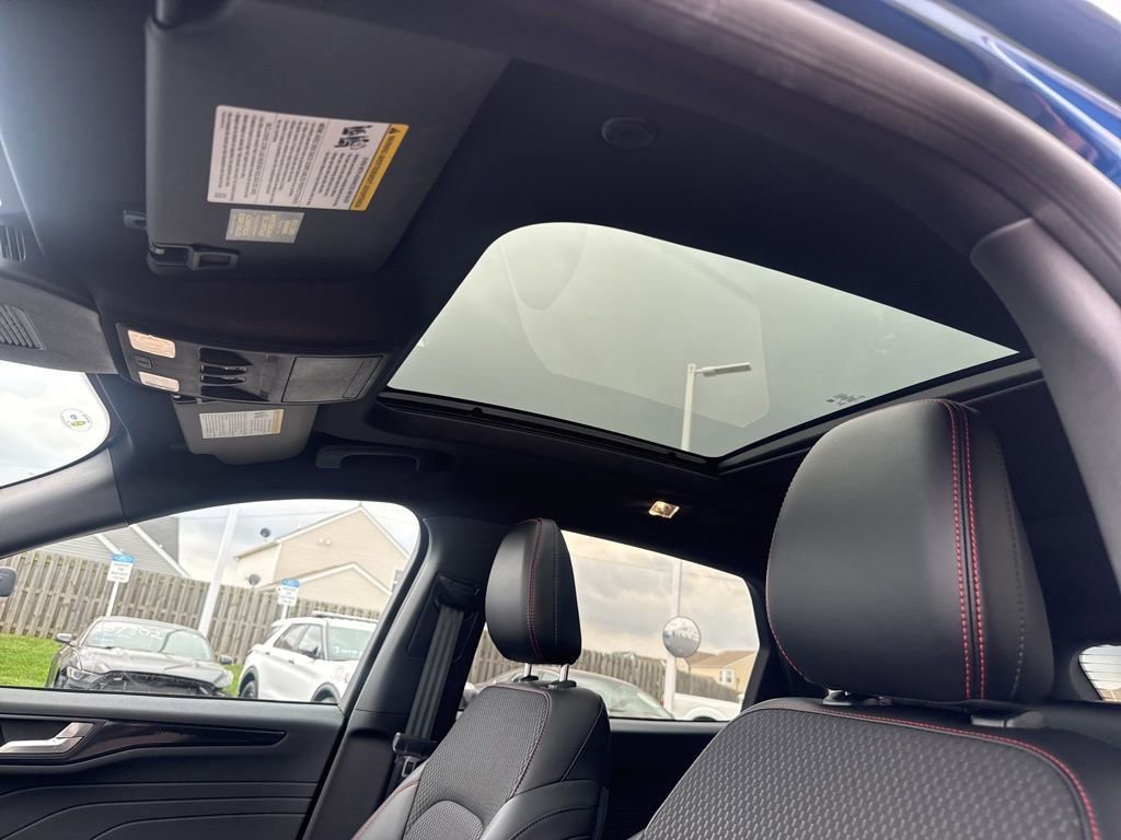 Certified 2023 Ford Escape ST-Line w/ Tech Pack #1 image 5