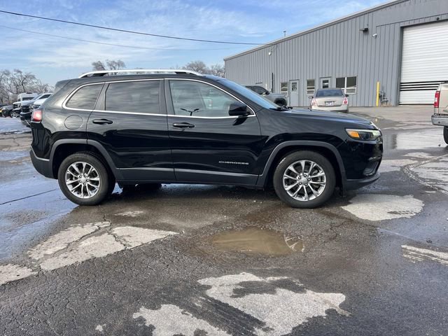 Used 2020 Jeep Cherokee Latitude Plus image 2