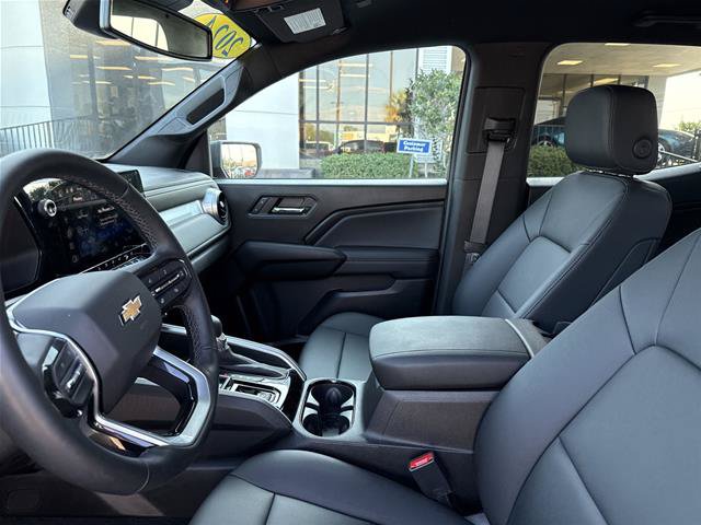 Used 2024 Chevrolet Colorado LT w/ LT Convenience Package III RWD image 4