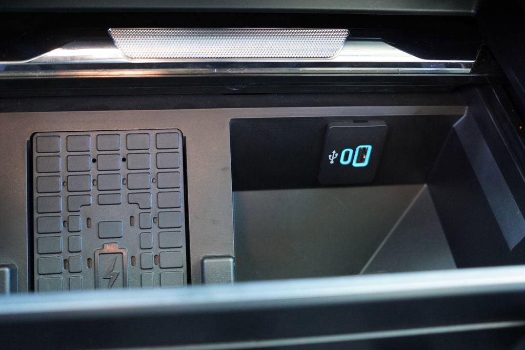 Certified 2023 Ford F350 Lariat w/ Chrome Package image 30