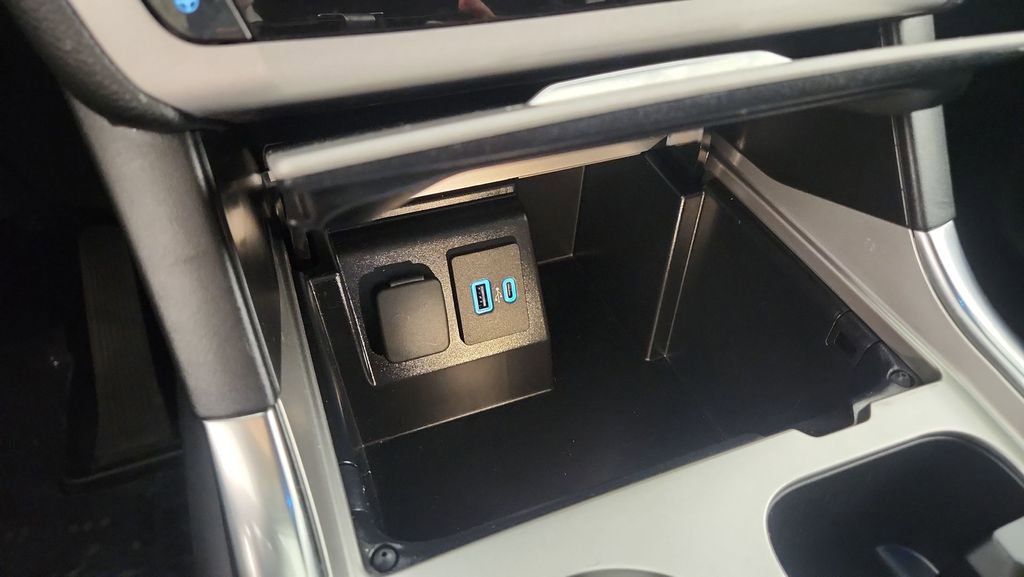 Certified 2023 Ford Explorer XLT w/ Equipment Group 202A image 19