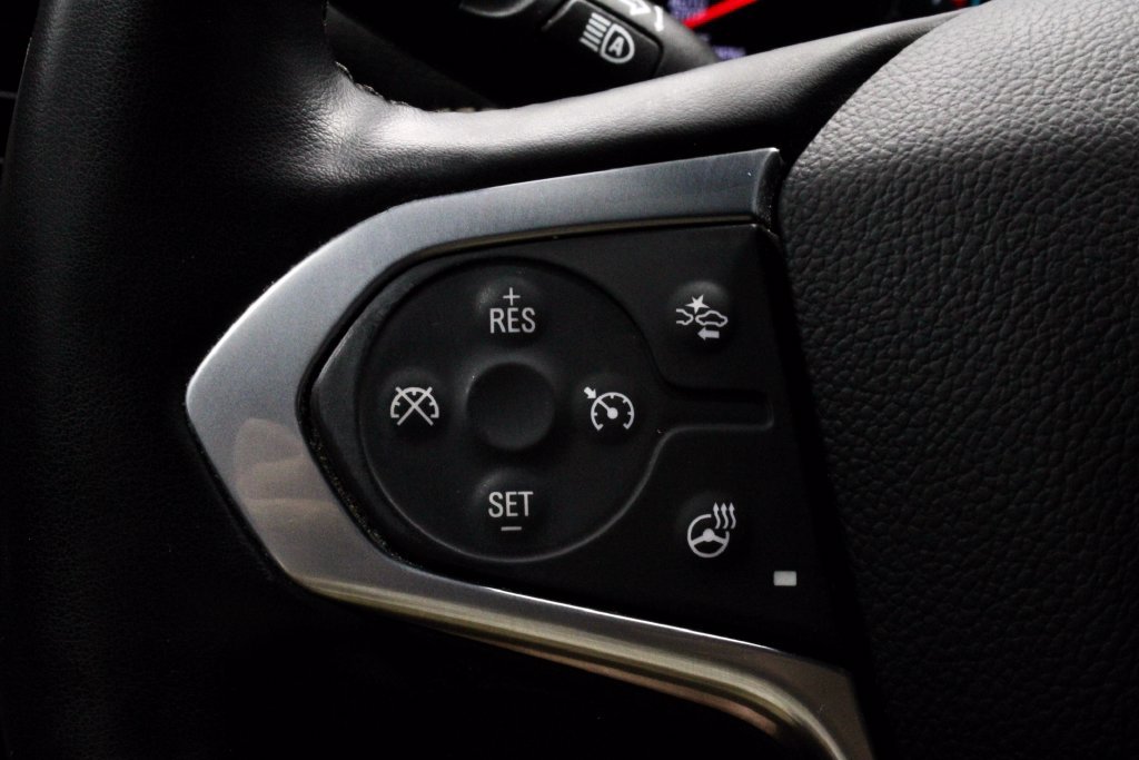 Used 2023 Chevrolet Traverse LT FWD image 28