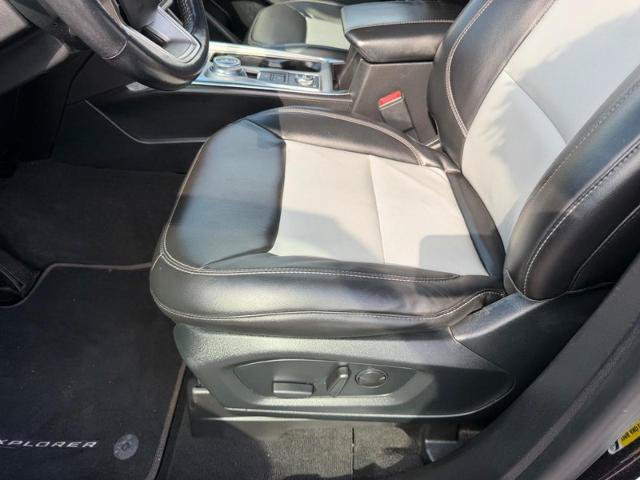Certified 2022 Ford Explorer XLT w/ Equipment Group 202A AWD/4WD image 22