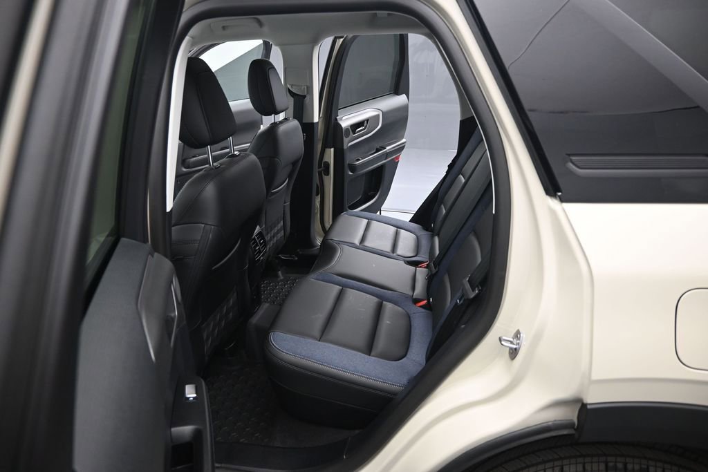 Certified 2025 Ford Bronco Sport Outer Banks w/ Outer Banks Tech Package+ AWD/4WD image 19