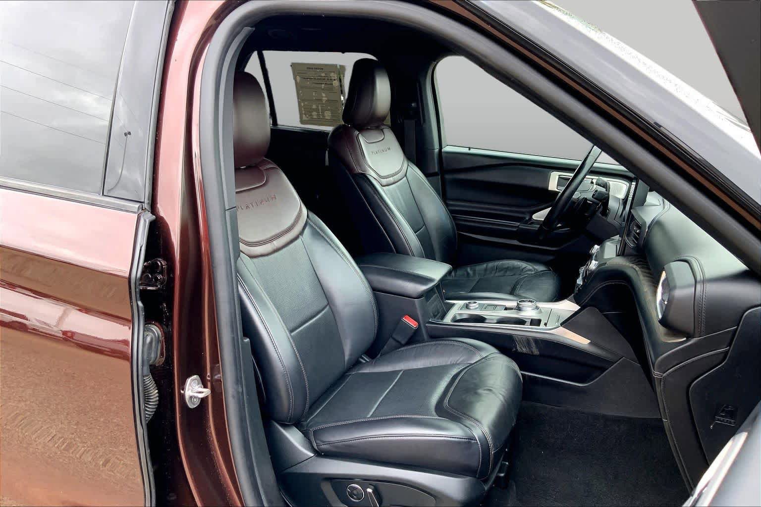 Certified 2020 Ford Explorer Platinum w/ Premium Technology Package AWD/4WD image 9