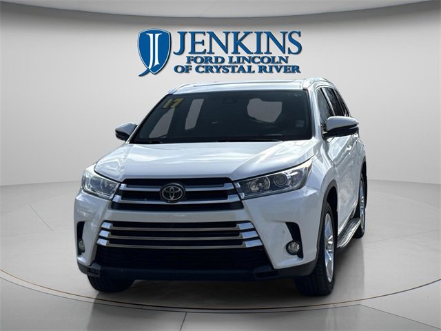 Used 2017 Toyota Highlander Limited image 2