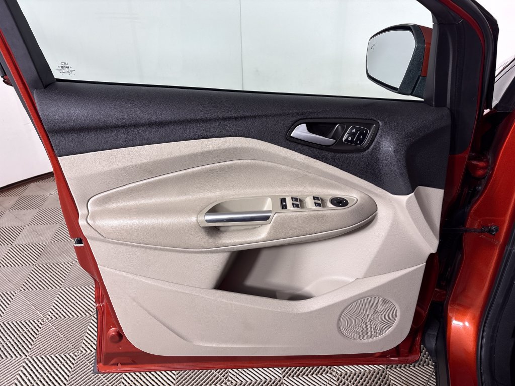 Certified 2019 Ford Escape Titanium FWD image 16