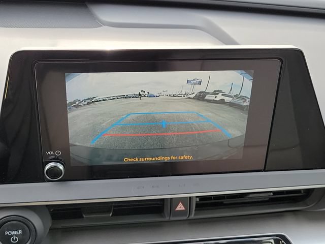 Used 2024 Toyota Prius LE FWD image 29