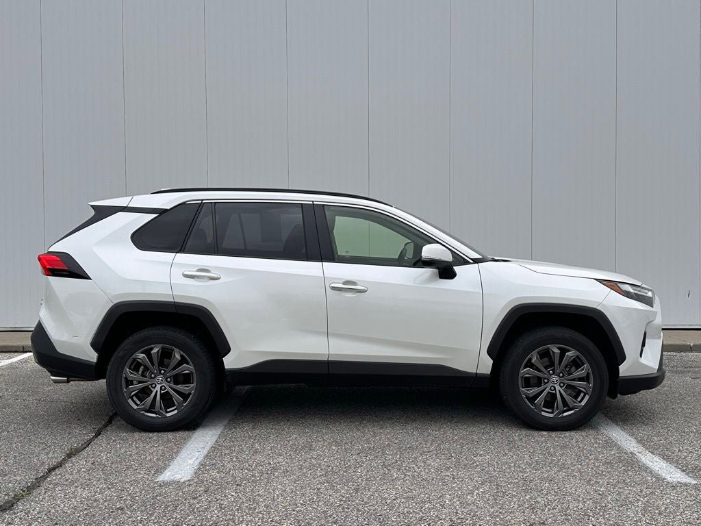 Used 2022 Toyota RAV4 Limited AWD/4WD image 7