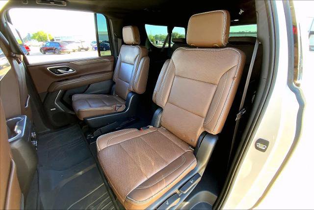 Used 2021 Chevrolet Suburban High Country w/ Premium Package image 21