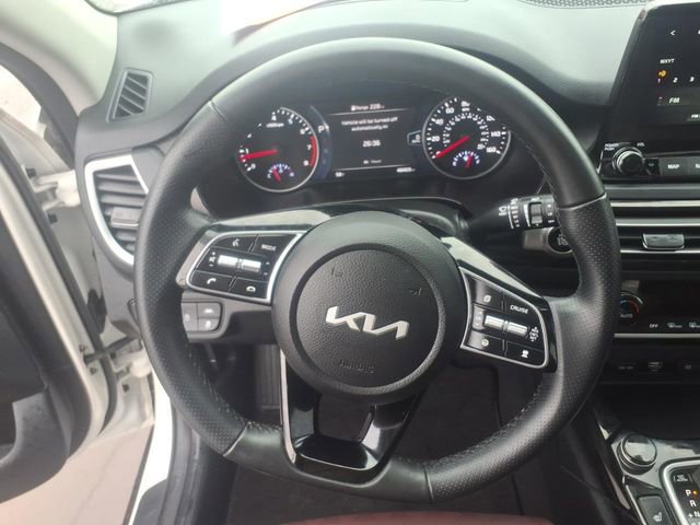 Used 2023 Kia Seltos SX w/ SX Sunroof Package image 15