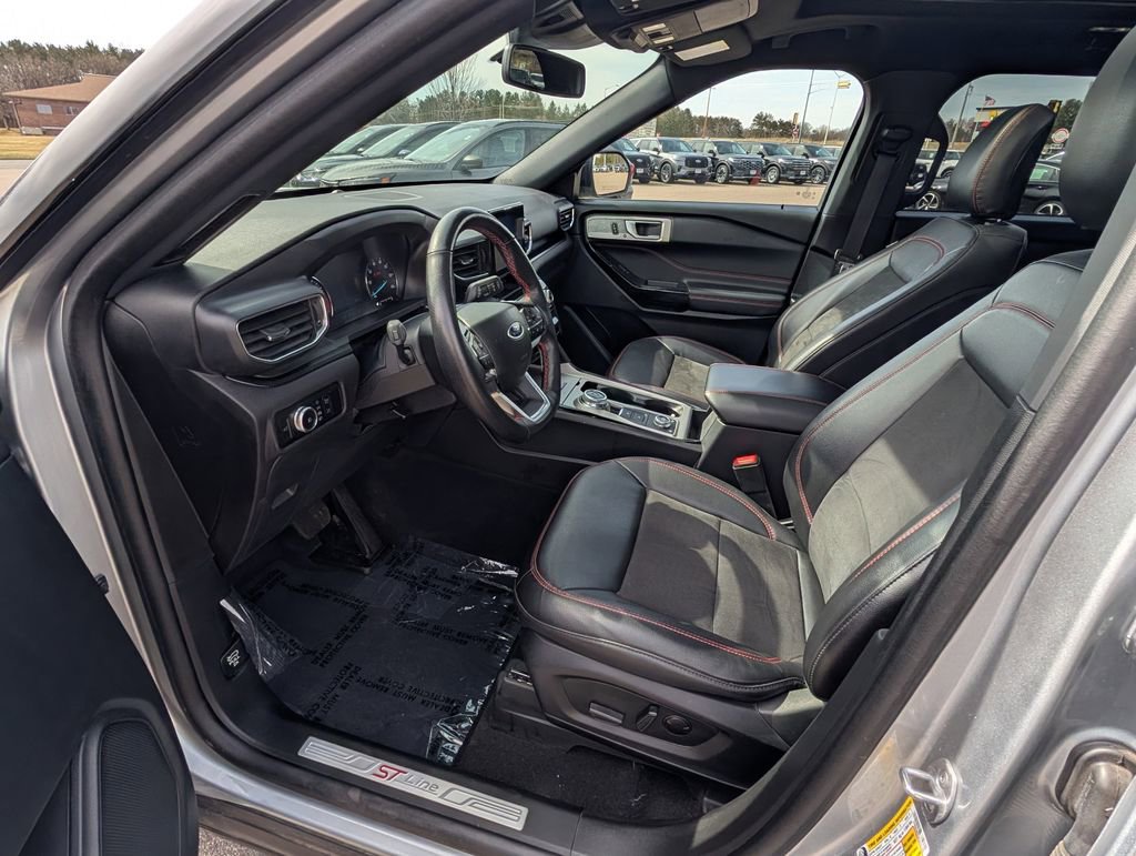 Certified 2023 Ford Explorer ST-Line w/ Class IV Trailer Tow Package image 10