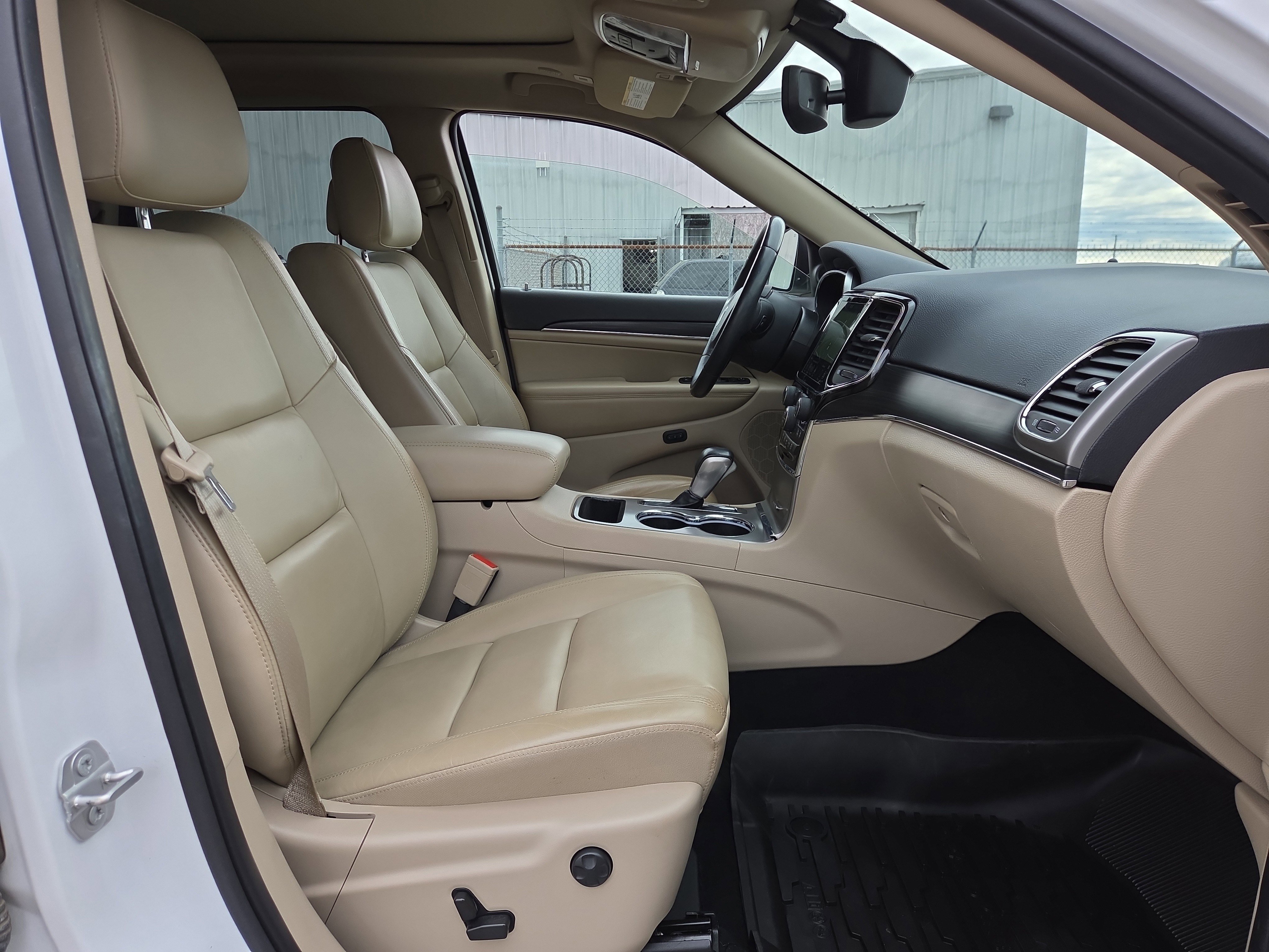 Used 2022 Jeep Grand Cherokee Limited w/ Tech Group image 15