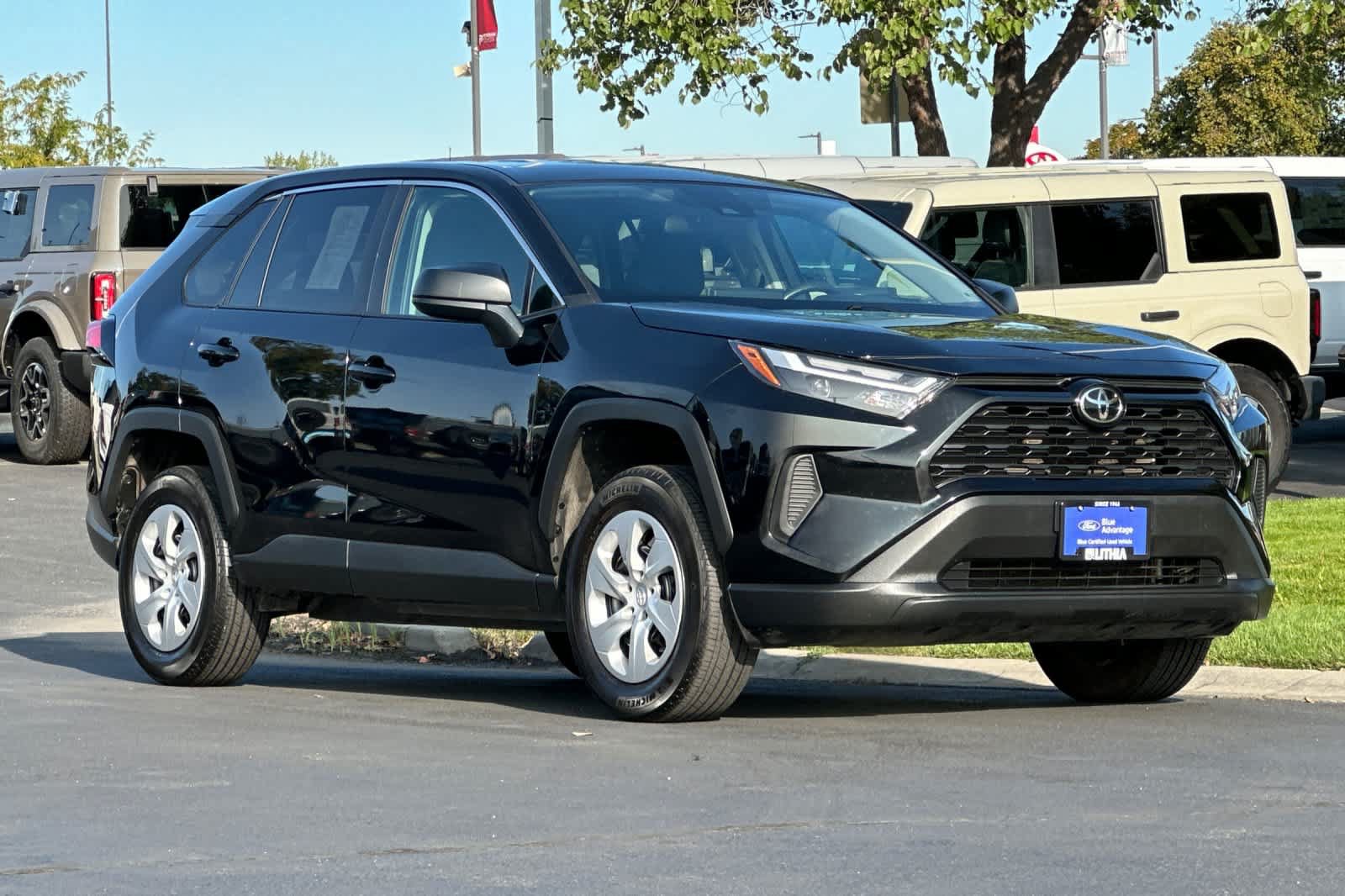 Used 2025 Toyota RAV4 LE AWD/4WD image 9