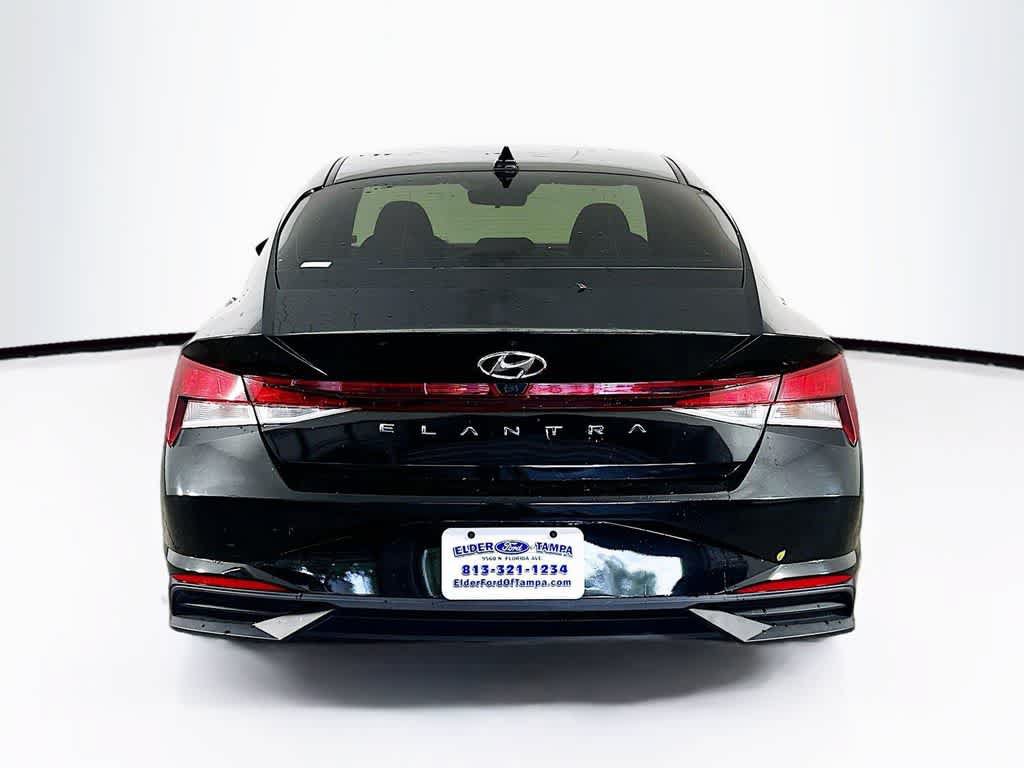 Used 2022 Hyundai Elantra SEL FWD image 5
