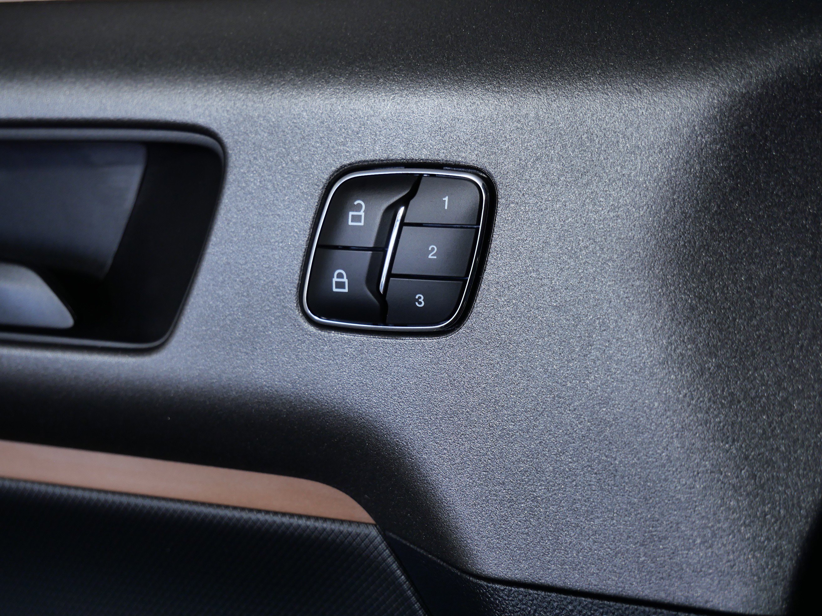 Certified 2025 Ford Bronco Sport Outer Banks w/ Outer Banks Tech Package+ AWD/4WD image 28