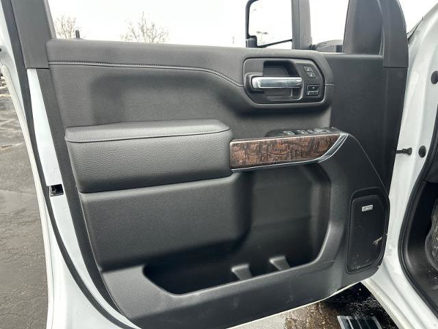 Used 2022 GMC Sierra 3500 Denali w/ Denali Ultimate Package image 29