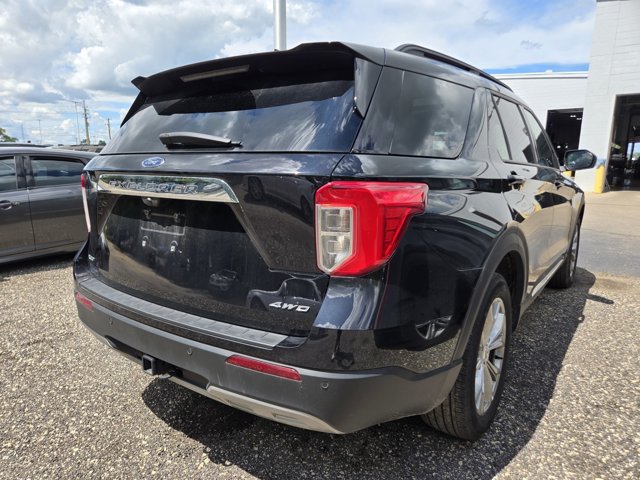 Certified 2023 Ford Explorer XLT w/ Equipment Group 202A AWD/4WD image 4