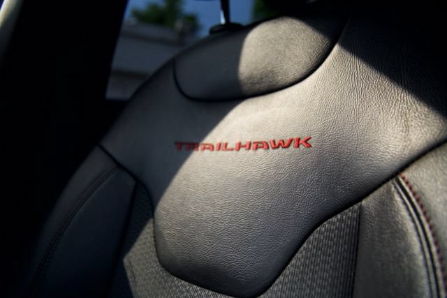 Used 2025 Jeep Compass Trailhawk AWD/4WD image 25