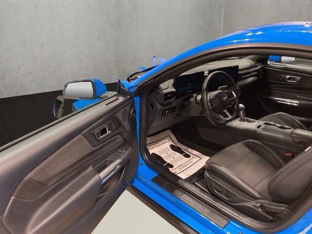 Certified 2024 Ford Mustang Coupe RWD image 9