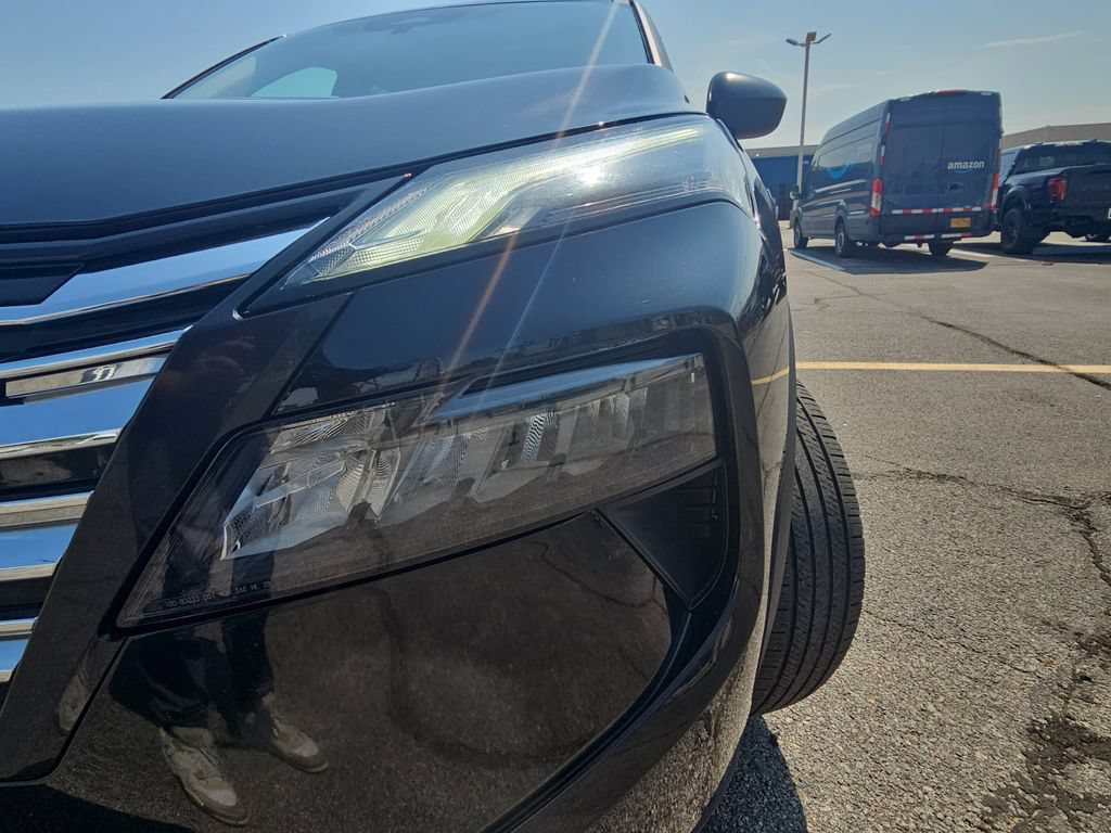 Used 2024 Nissan Rogue S AWD/4WD image 29