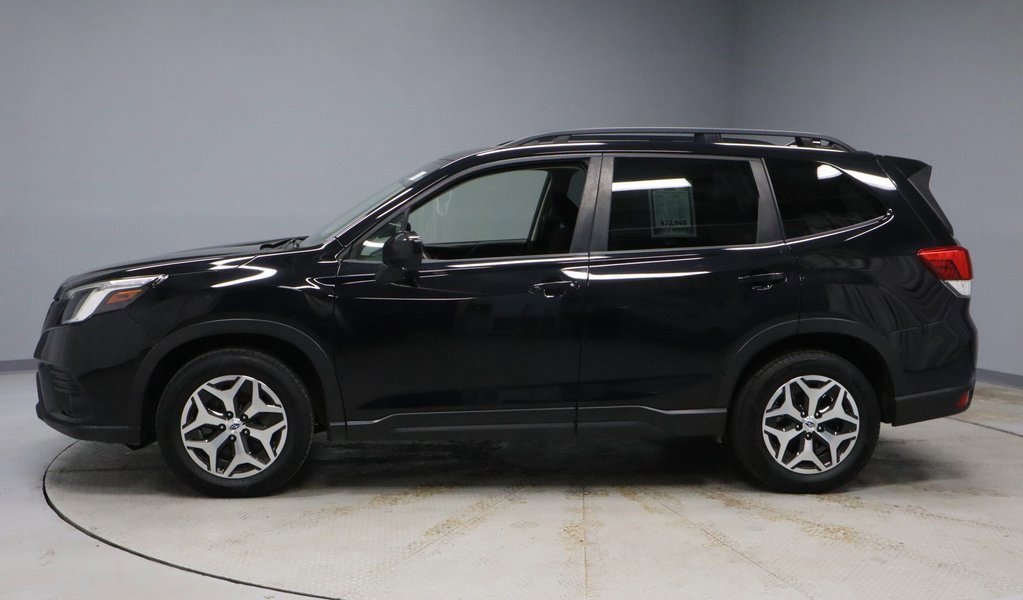 Used 2022 Subaru Forester Premium image 2