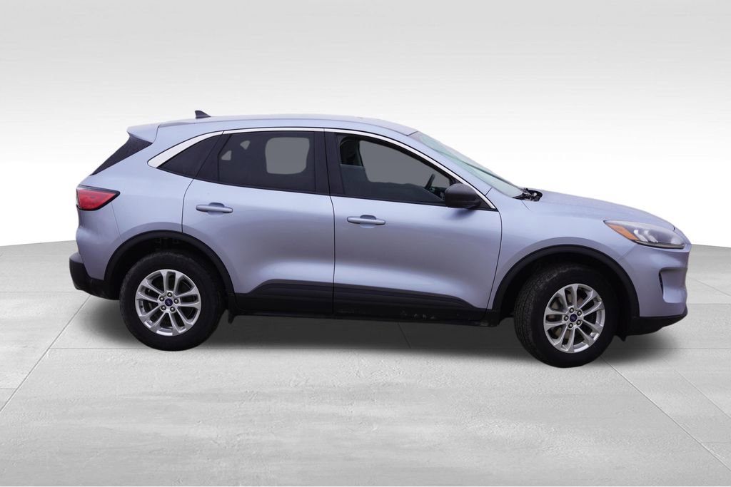 Certified 2022 Ford Escape SE w/ Cold Weather Package AWD/4WD image 3