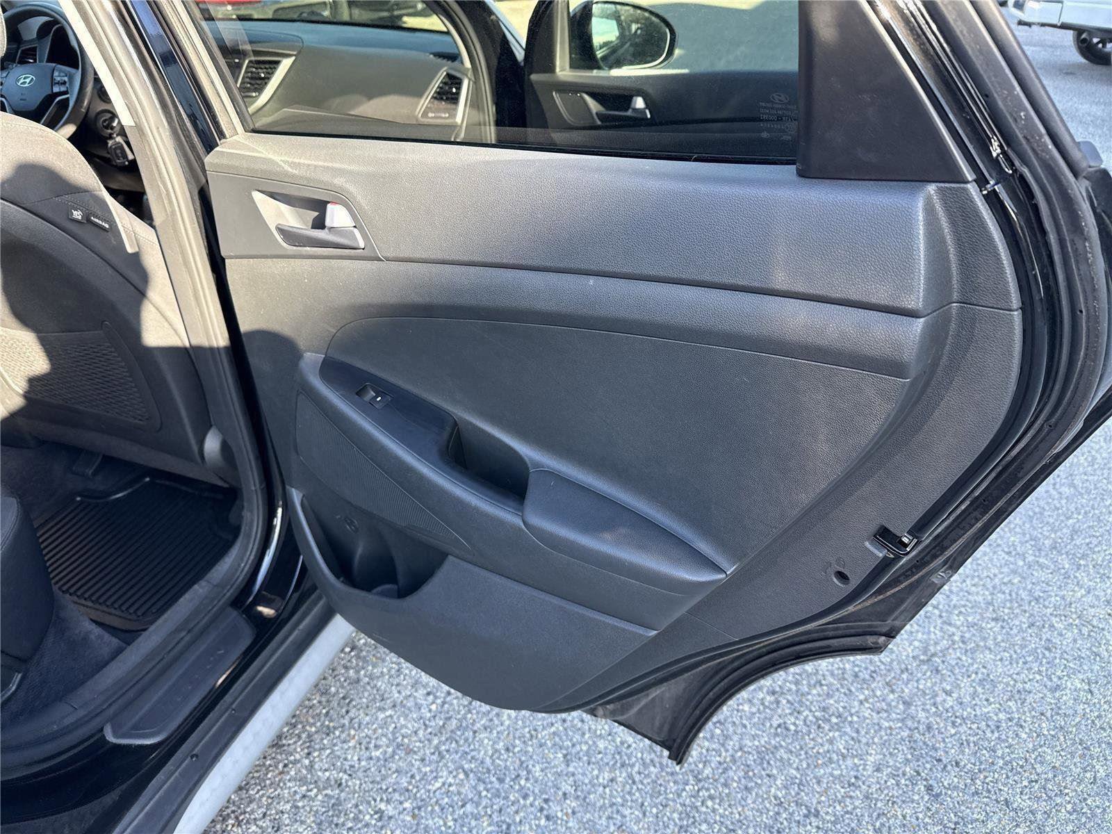 Used 2017 Hyundai Tucson SE image 20