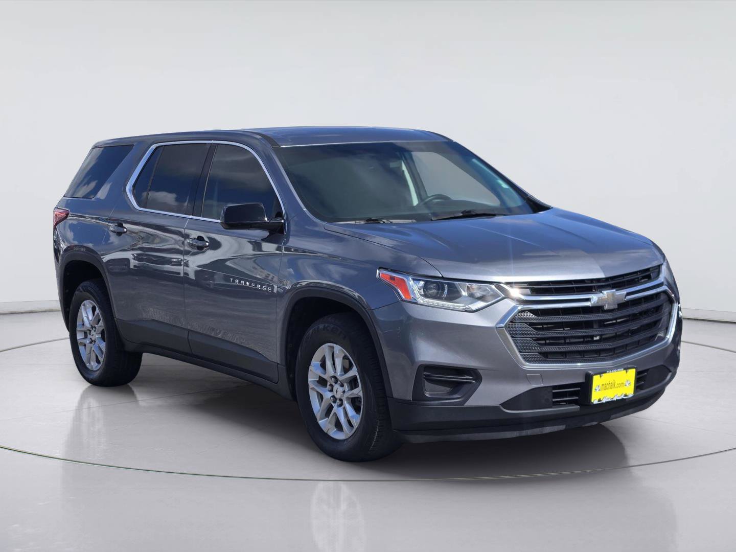 Used 2018 Chevrolet Traverse LS FWD image 3