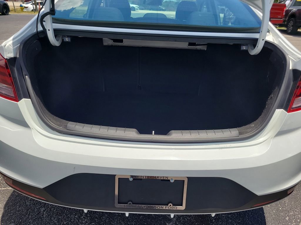 Used 2020 Hyundai Elantra SE w/ Cargo Package (C1) FWD image 7