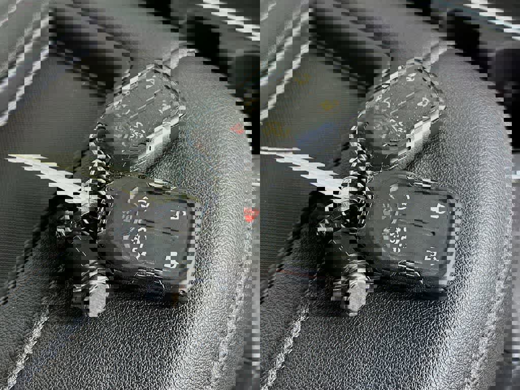 Used 2020 GMC Sierra 1500 Elevation image 25