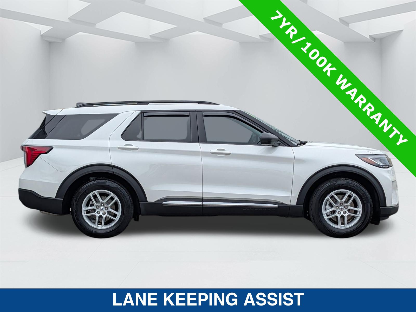 Certified 2025 Ford Explorer Active w/ Active Comfort Package RWD image 4