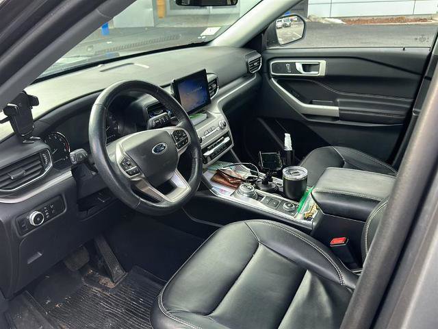 Certified 2022 Ford Explorer XLT w/ Equipment Group 202A image 7
