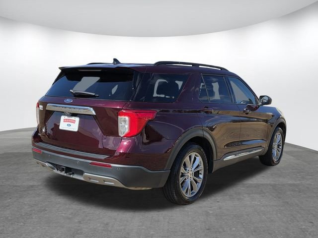 Certified 2022 Ford Explorer XLT w/ Equipment Group 202A image 4